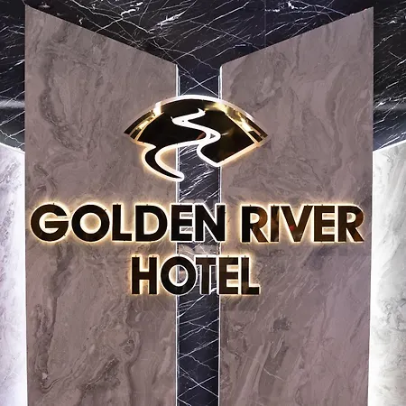 ホテル Golden River By Continent
